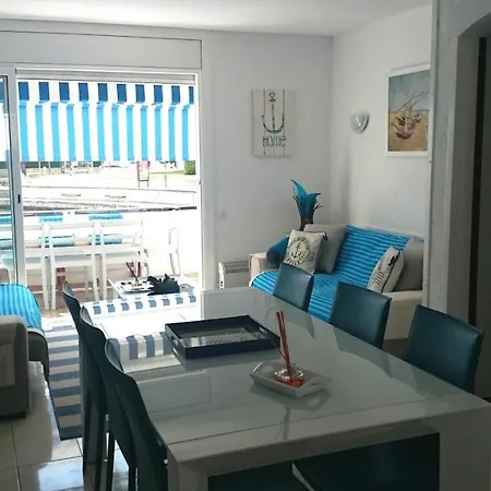 Port Petit Casa Al Canal Holiday home Empuriabrava