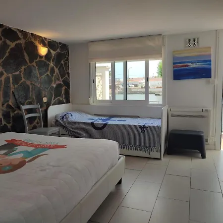 Holiday home Port Petit Casa Al Canal Empuriabrava