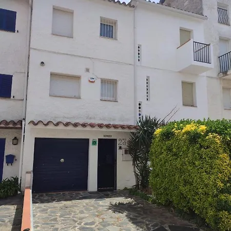 Port Petit Casa Al Canal Holiday home Empuriabrava