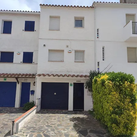 Holiday home Port Petit Casa Al Canal Empuriabrava